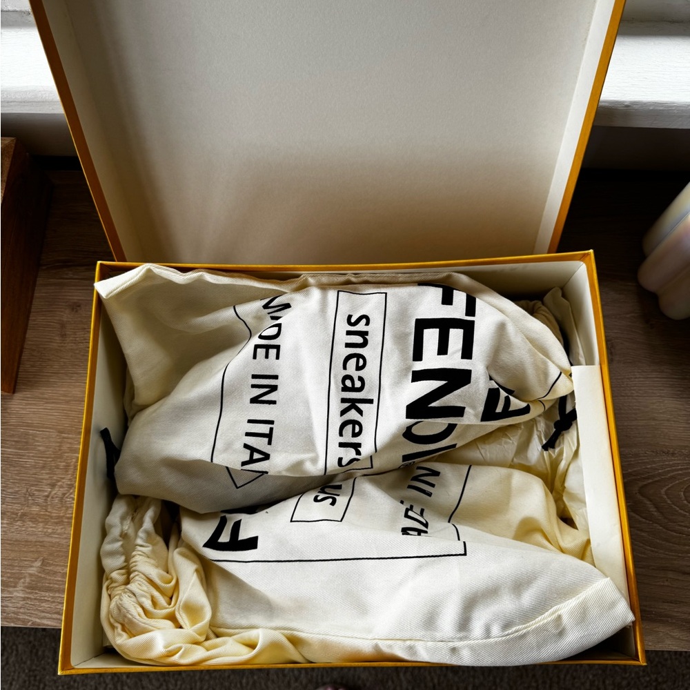 FENDI sneakers - Picture 6 of 7